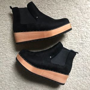 Suede platform boots